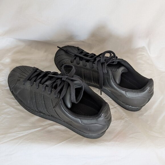 ADIDAS Superstar All Black Unisex Size 6 - Picture 2 of 8